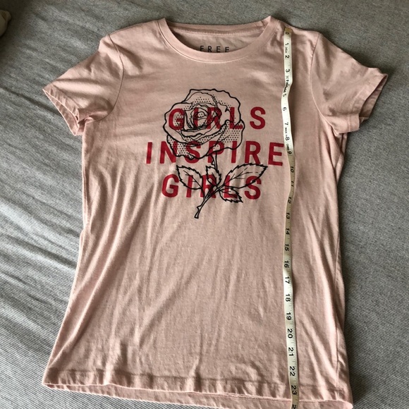 💜Graphic tee - Picture 2 of 5